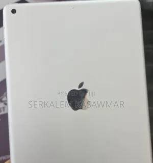 New Apple iPad 9.7 64 GB Silver