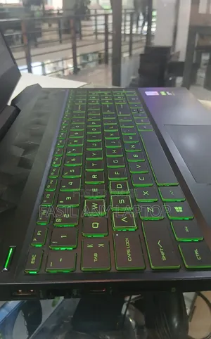 Laptop HP Pavilion 15 4GB Intel Core I5 HDD+SSD 1T