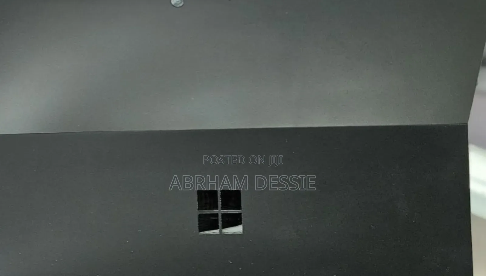 New Laptop Microsoft Surface Pro 7 8GB Intel Core I7 SSD 256GB