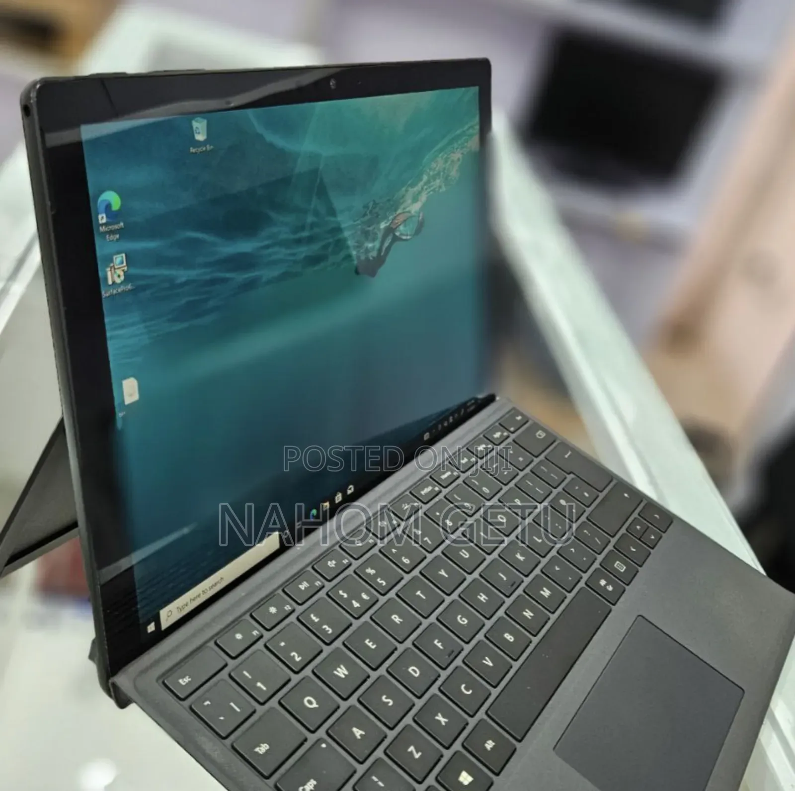 New Laptop Microsoft Surface 8GB Intel Core I7 SSD 512GB