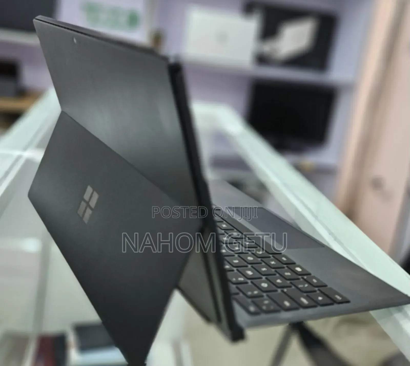 New Laptop Microsoft Surface 8GB Intel Core I7 SSD 512GB