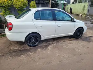 Toyota Platz 2002 Ivory