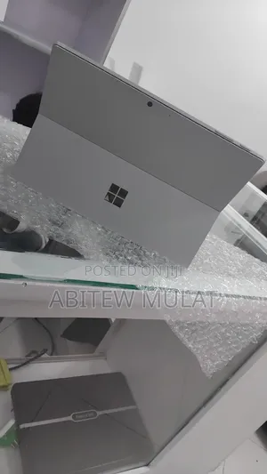 Photo - New Laptop Microsoft Surface Pro 6 8GB Intel Core I7 SSD 256GB