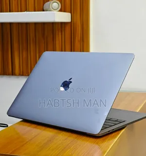 New Laptop Apple MacBook Pro 2020 8GB Intel Core I5 SSD 256GB