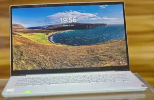 New Laptop Lenovo 8GB Intel Core i5 SSD 512GB