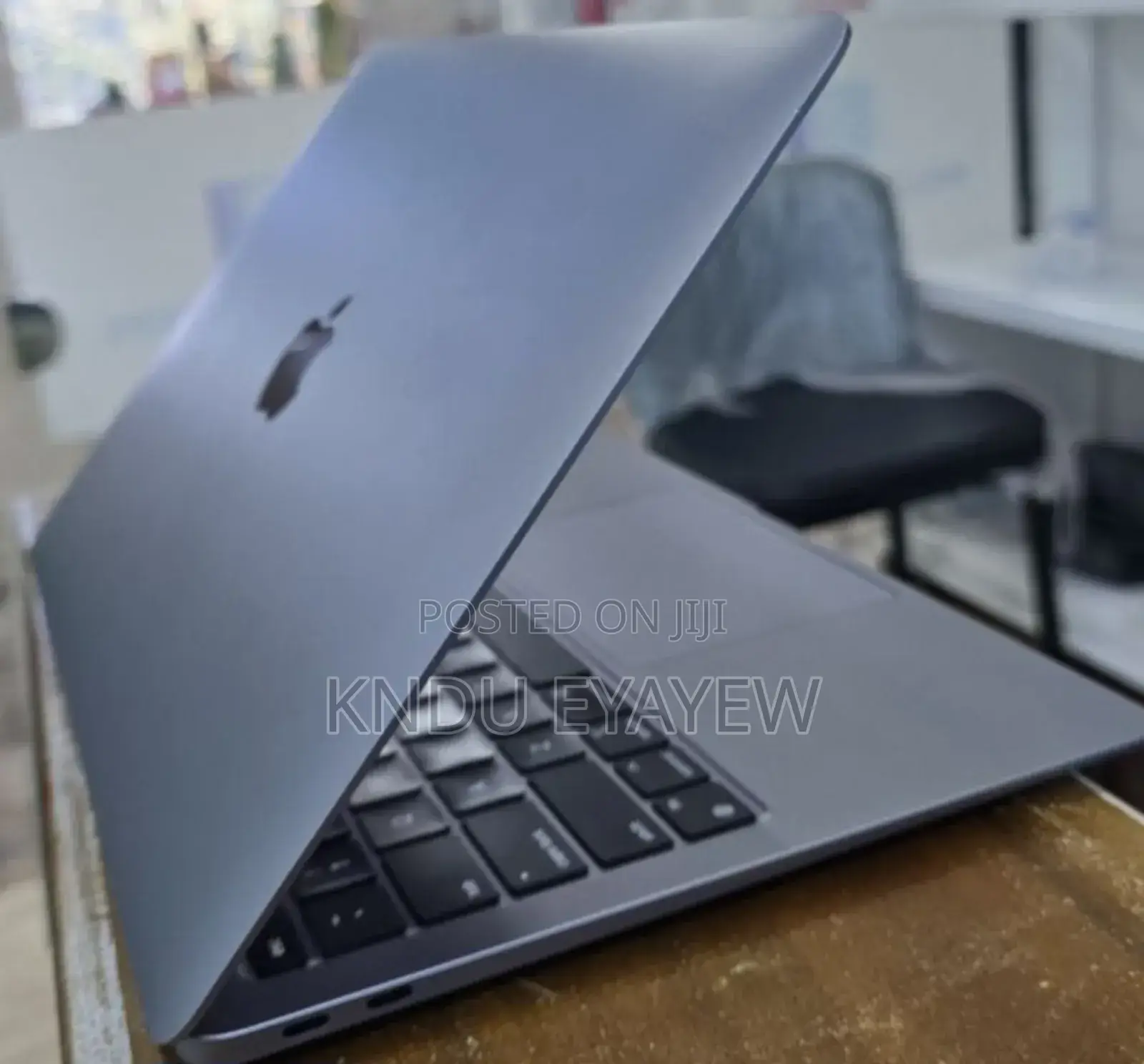 New Laptop Apple MacBook Pro M1 8GB Apple M1 SSD 256GB