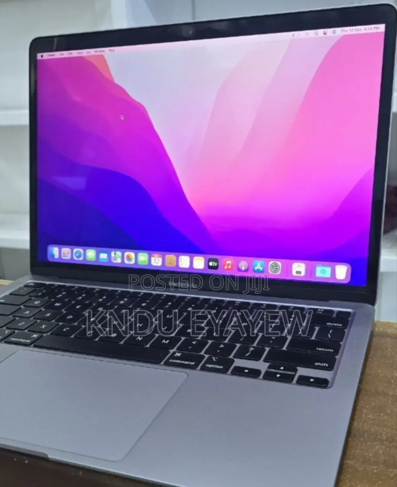 New Laptop Apple MacBook Pro M1 8GB Apple M1 SSD 256GB