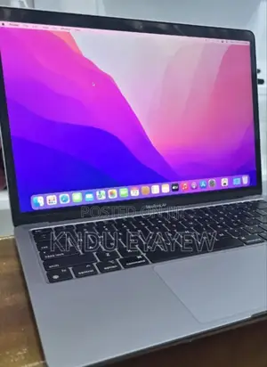 New Laptop Apple MacBook Pro M1 8GB Apple M1 SSD 256GB