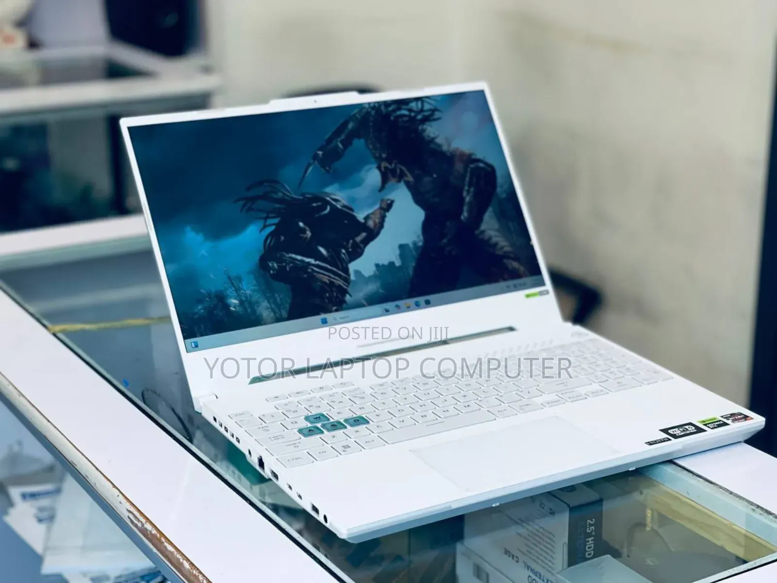 New Laptop Asus 16GB AMD Ryzen 7 SSD 1T