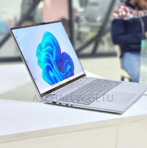 Photo - New Laptop Lenovo Yoga 7i 16GB Intel Core I7 SSD 1T