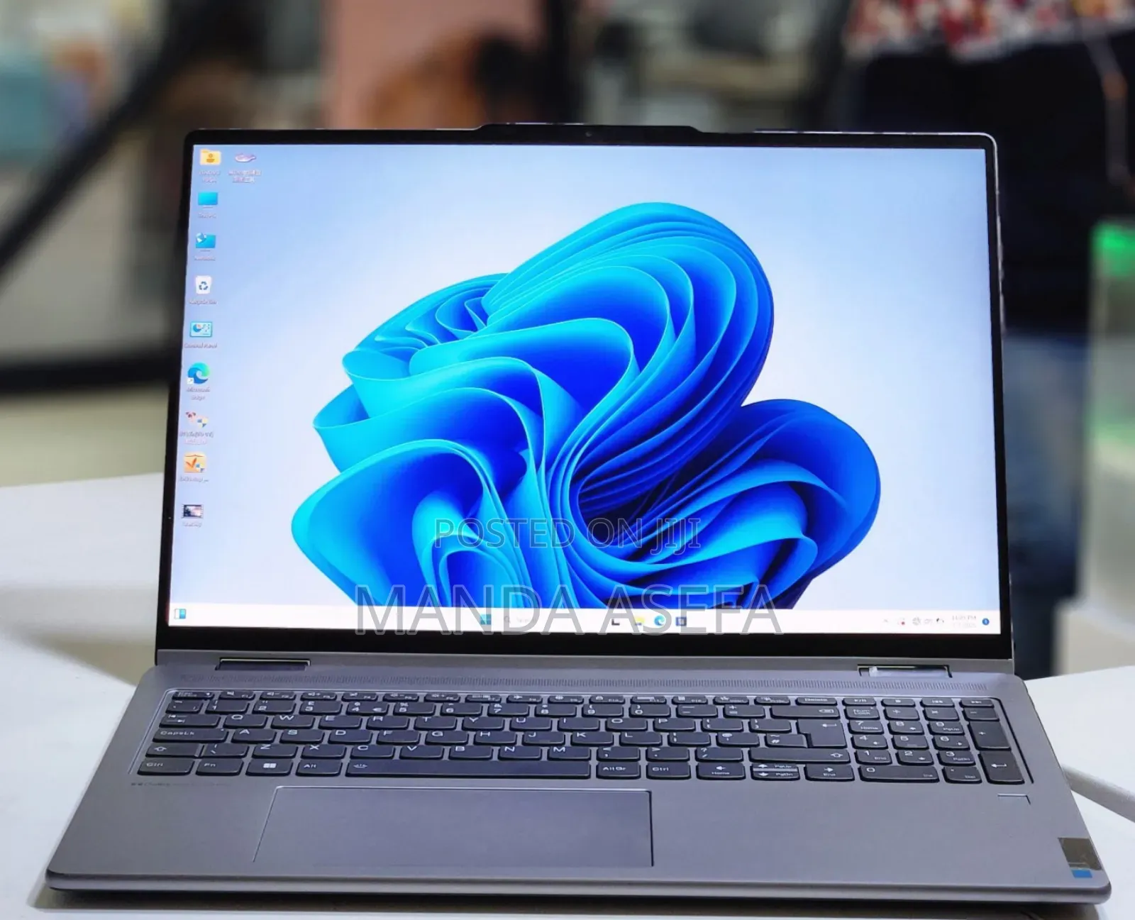 New Laptop Lenovo Yoga 7i 16GB Intel Core I7 SSD 1T