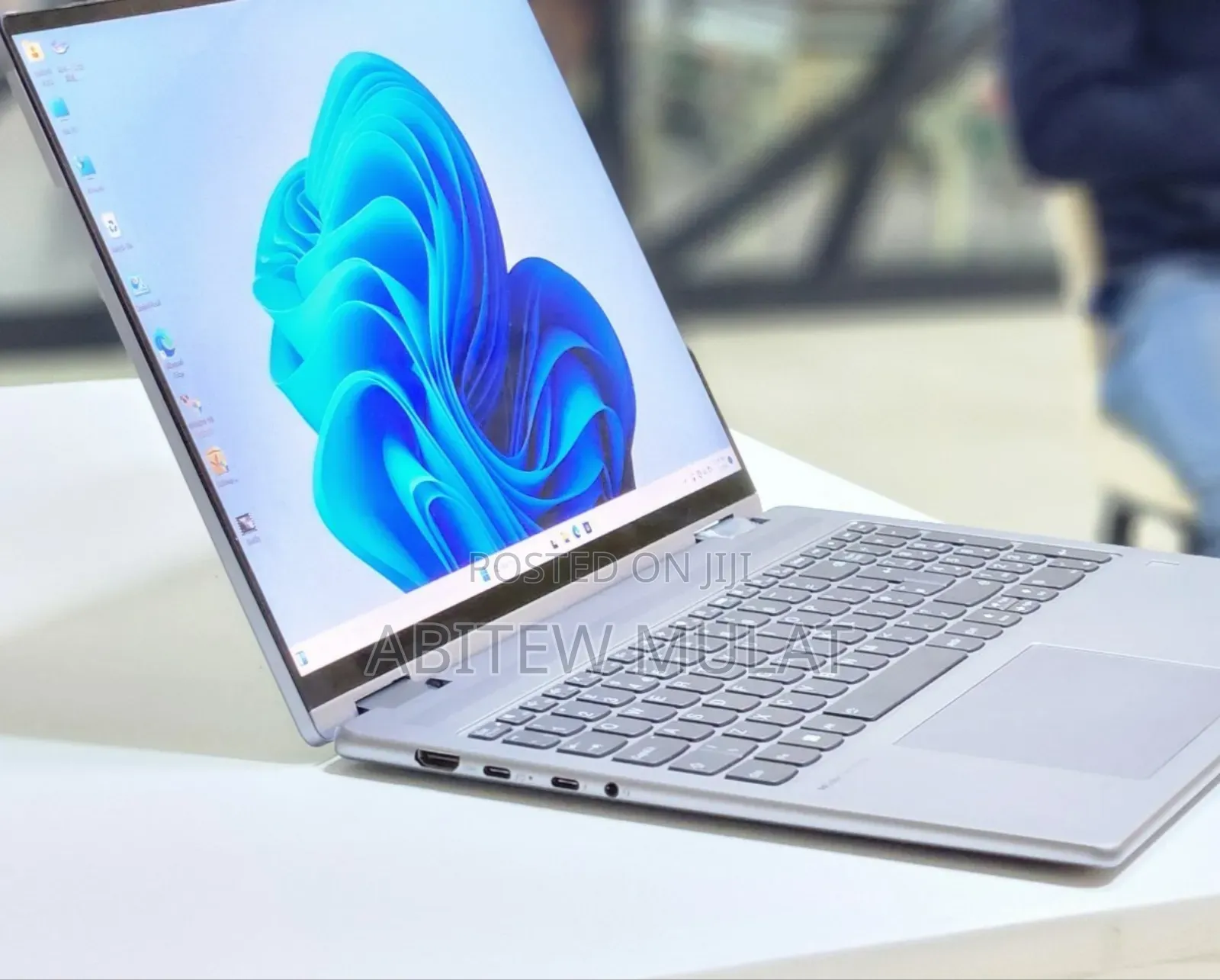 New Laptop Lenovo Yoga 7i 16GB Intel Core I7 SSD 1T