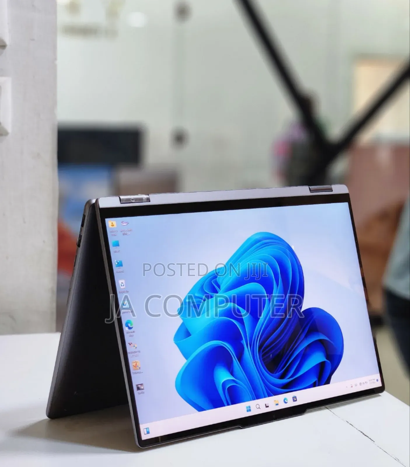 New Laptop Lenovo Yoga 7i 16GB Intel Core I7 SSD 1T