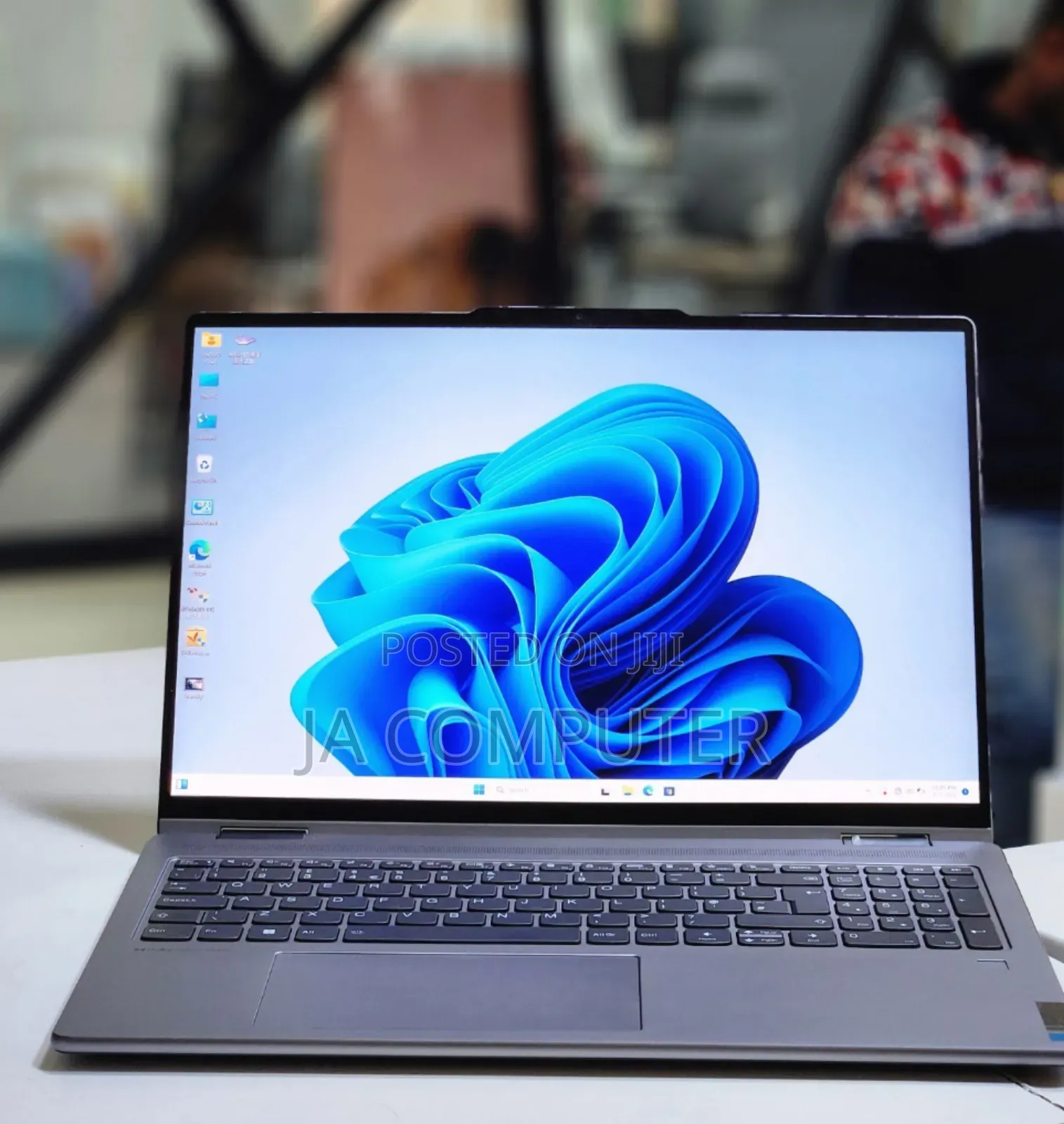 New Laptop Lenovo Yoga 7i 16GB Intel Core I7 SSD 1T