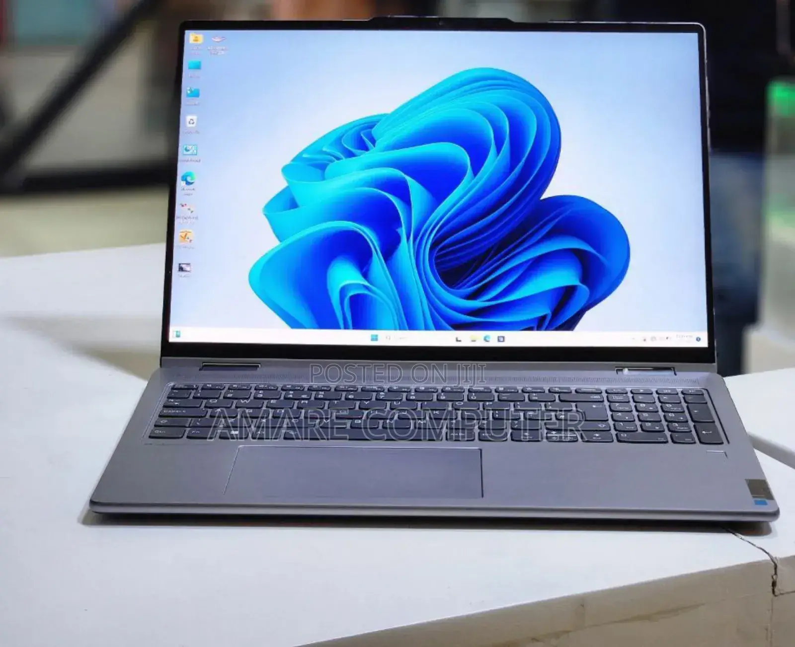 New Laptop Lenovo Yoga 7i 16GB Intel Core I7 SSD 1T