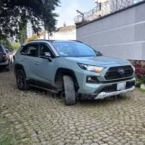 Photo - Toyota RAV4 2023 Green
