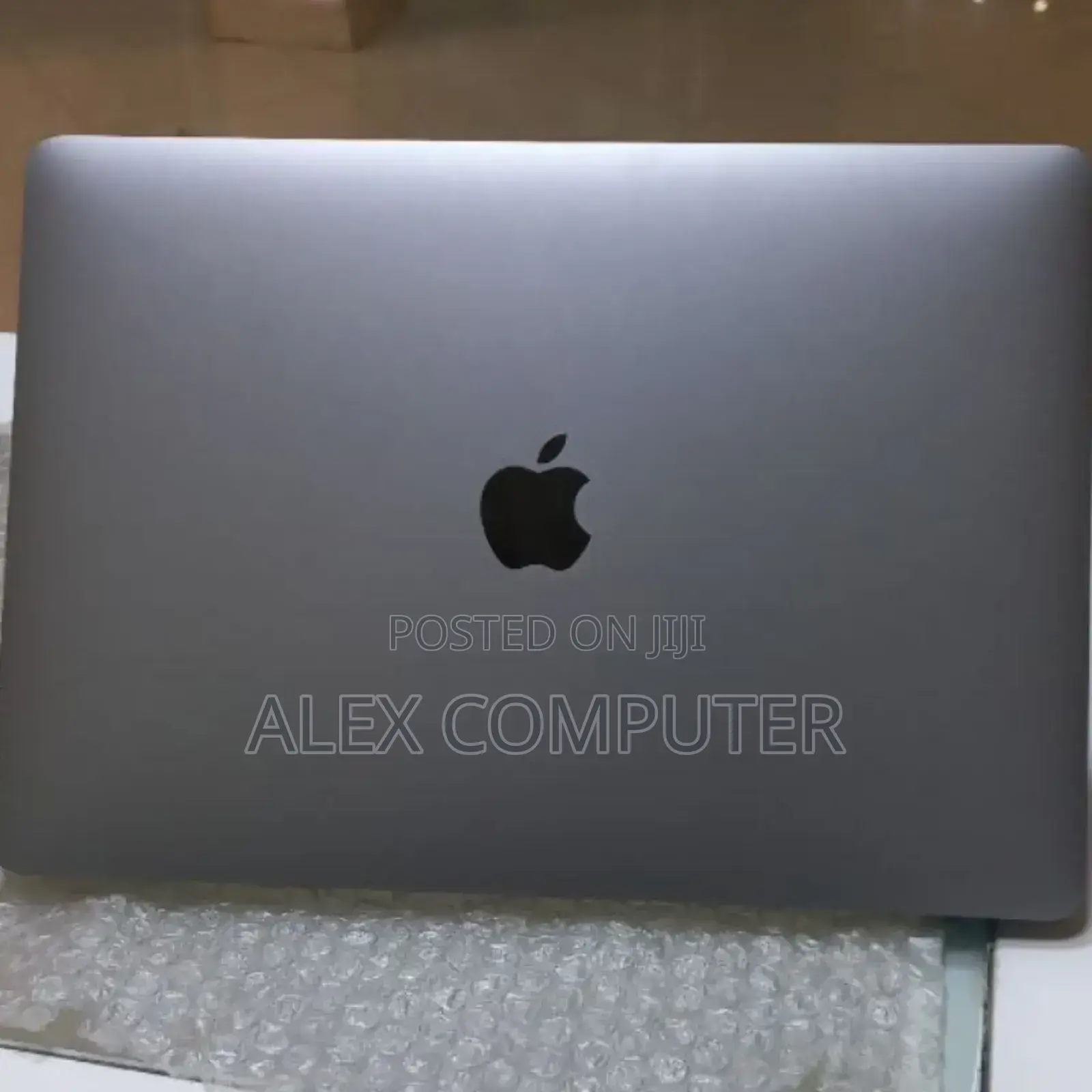 New Laptop Apple MacBook Pro 2020 16GB Intel Core I5 SSD 512GB