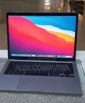 New Laptop Apple MacBook Pro 2020 16GB Intel Core I5 SSD 512GB