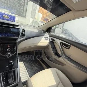 Hyundai Elantra 2015 Silver