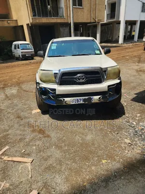 Photo - Toyota Tacoma 2011 White