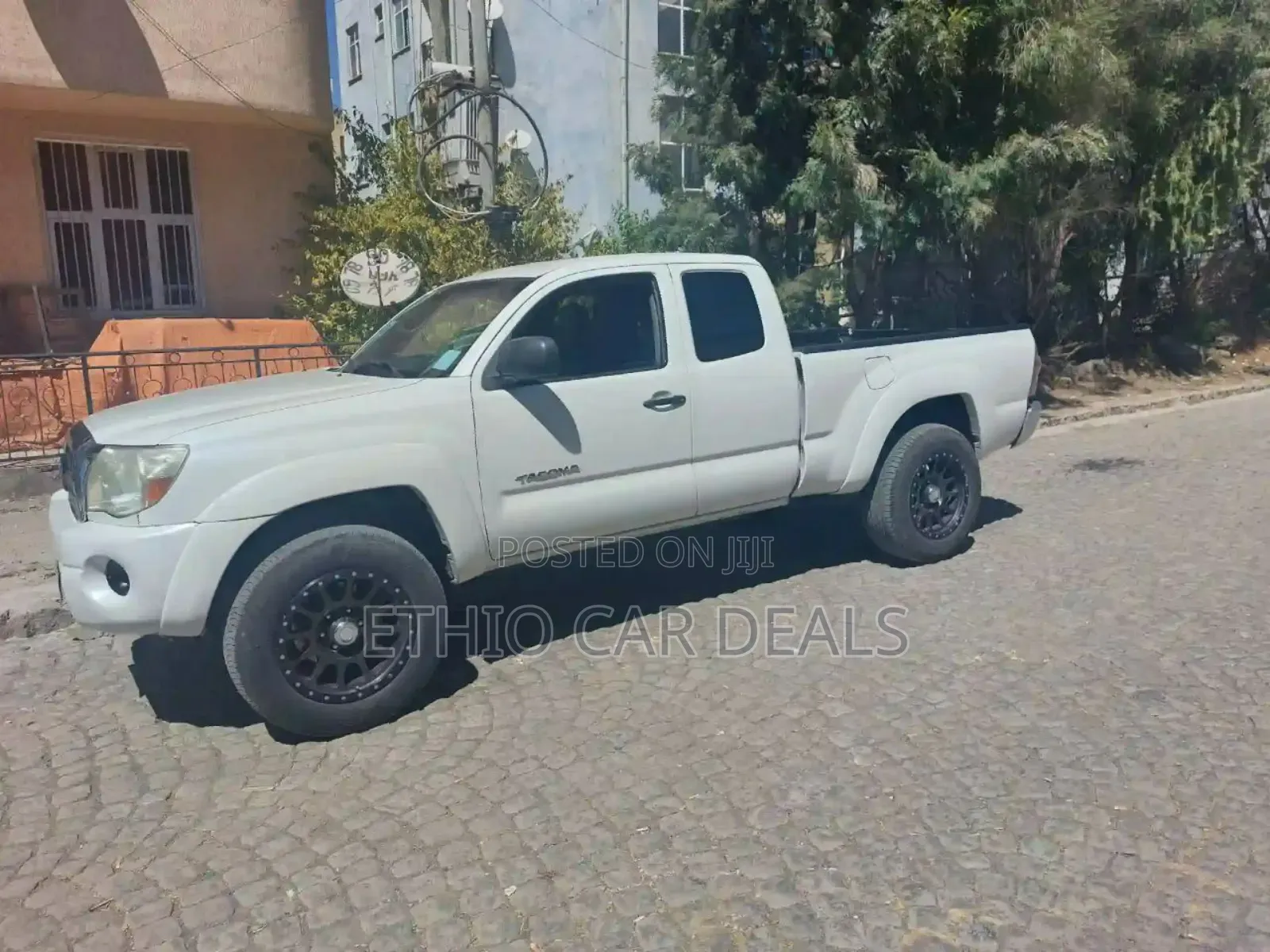 Toyota Tacoma 2011 White