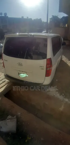 Hyundai H1 2020 White