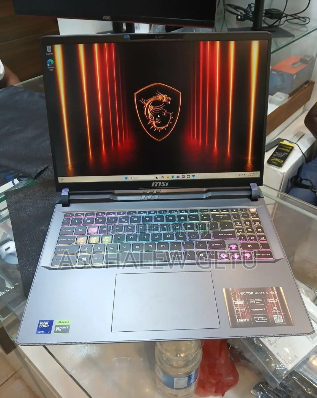 Laptop MSI Vector 16 HX AI A2XWIG 16GB Intel Core Ultra 7 SSD 1T