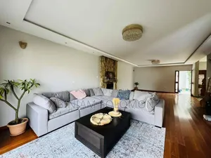 Furnished 4bdrm Villa in Bole for rent