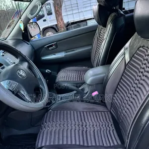 Toyota Hilux 2013 White