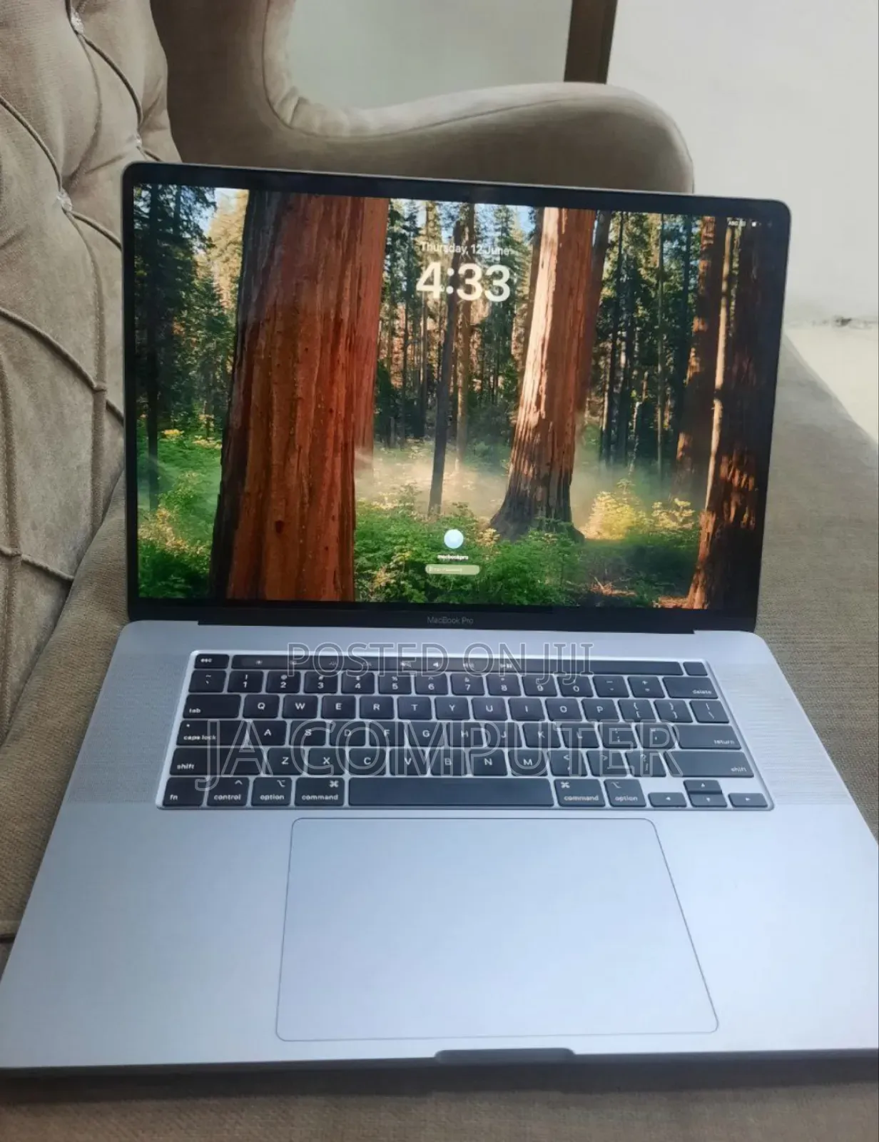 New Laptop Apple MacBook Pro 2019 32GB Intel Core I9 SSD 512GB
