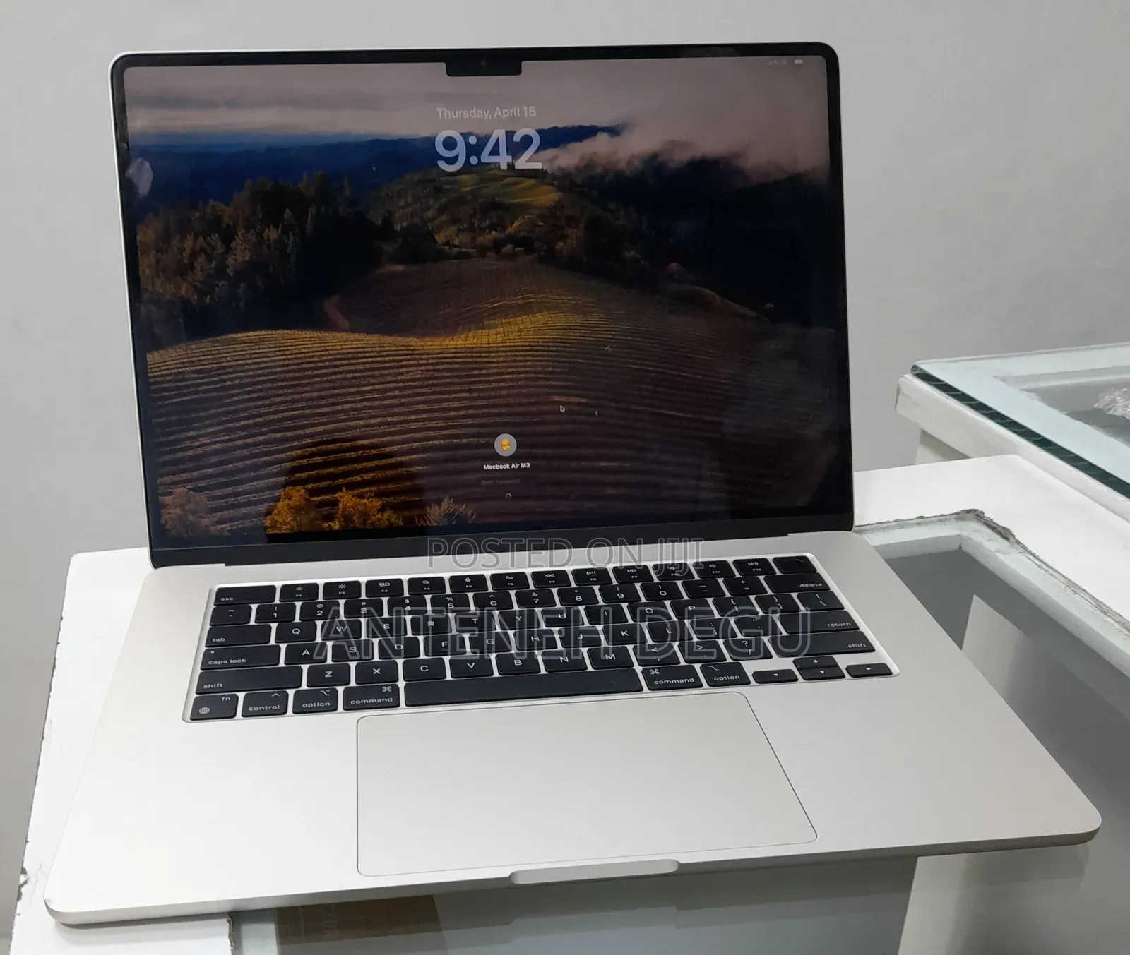 New Laptop Apple MacBook Air 2024 M3 15-Inch 8GB Apple M3 SSD 256GB