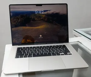 New Laptop Apple MacBook Air 2024 M3 15-Inch 8GB Apple M3 SSD 256GB