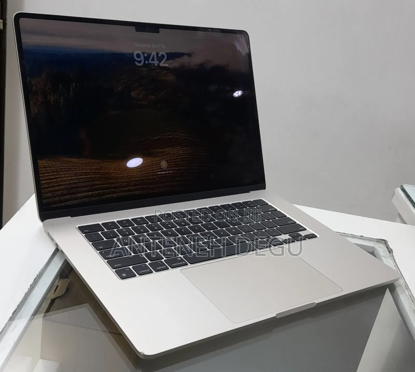 New Laptop Apple MacBook Air 2024 M3 15-Inch 8GB Apple M3 SSD 256GB