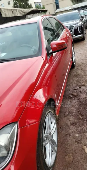 Mercedes-Benz C250 2014 Red