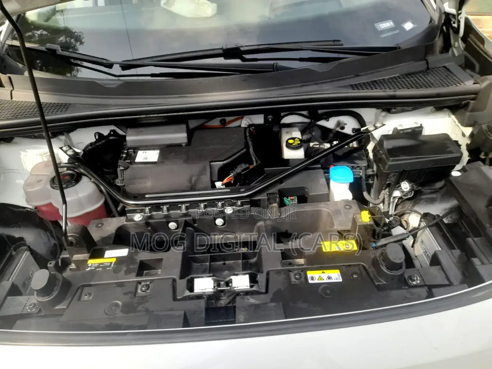 Volkswagen ID.6 2024 White