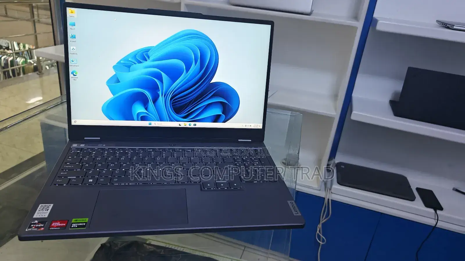 New Laptop Lenovo Legion 5 16GB AMD Ryzen 7 SSD 512GB