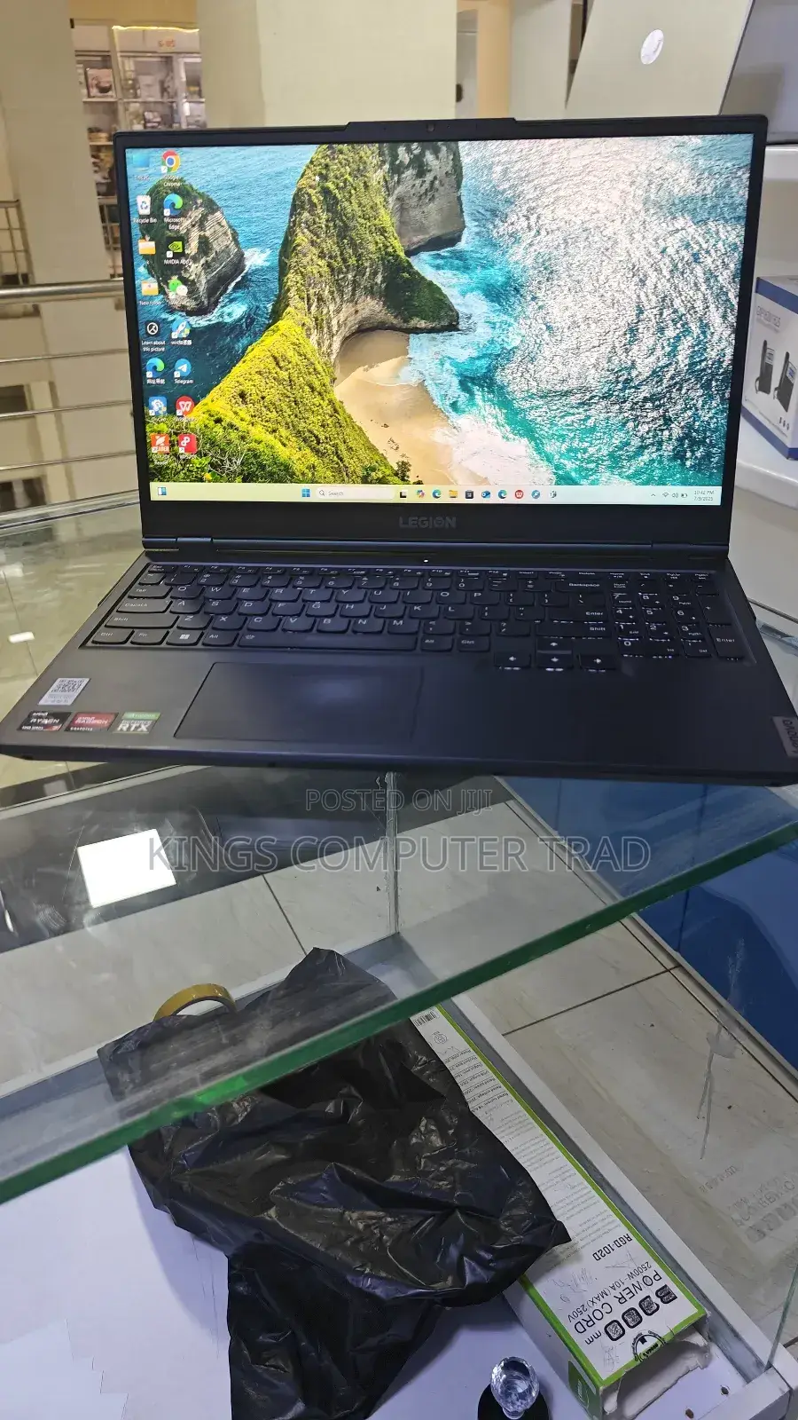 New Laptop Lenovo Legion 5 16GB AMD Ryzen 7 SSD 512GB