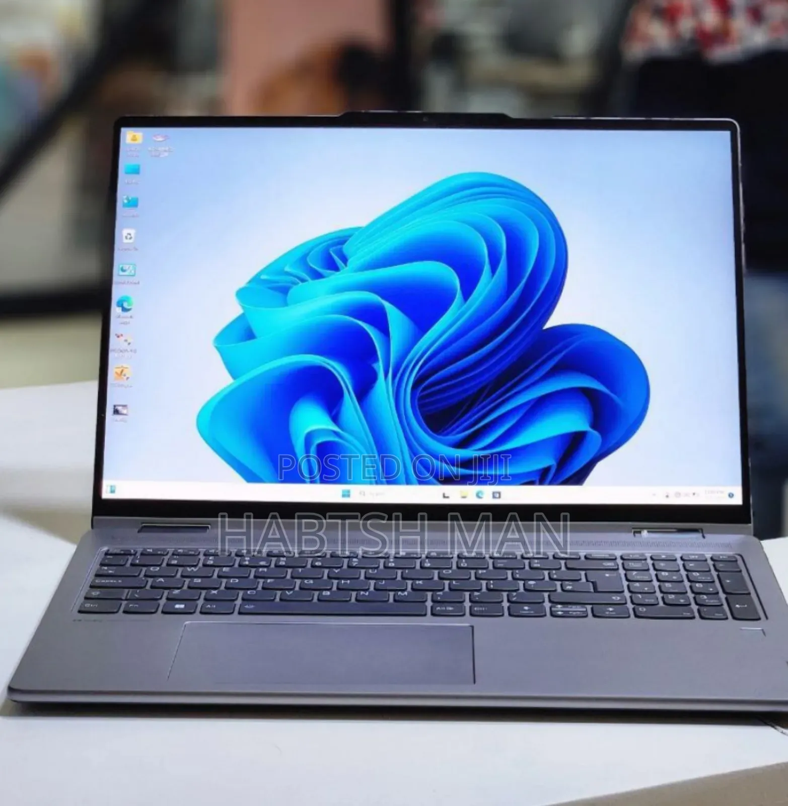 New Laptop Lenovo Yoga 7i 16GB Intel Core I7 HDD 512GB