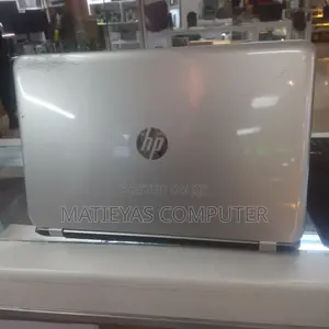 Photo - Laptop HP Pavilion 15 8GB AMD A8 HDD 700GB