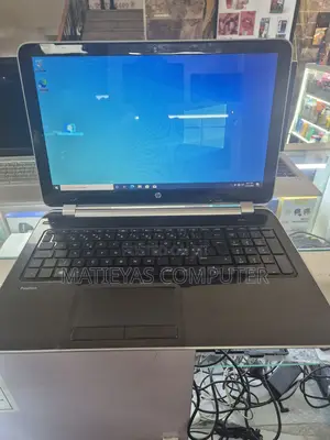 Laptop HP Pavilion 15 8GB AMD A8 HDD 700GB