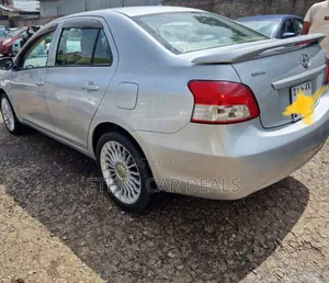 Toyota Yaris 2010 Silver