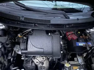 Toyota Yaris 2010 Silver