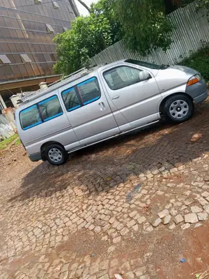 Photo - Toyota HiAce 2006 Silver