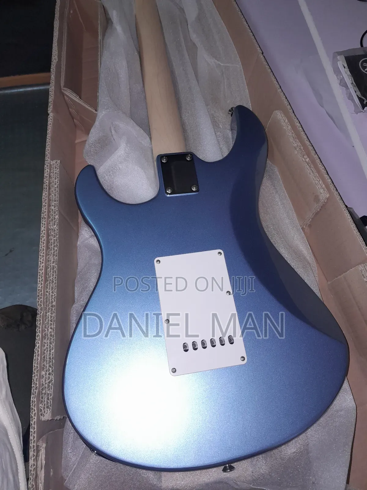 Yamaha Guitar (Urgent )