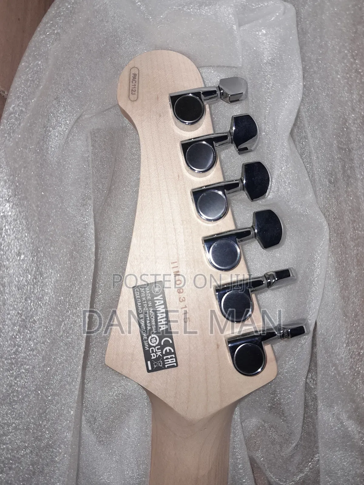 Yamaha Guitar (Urgent )