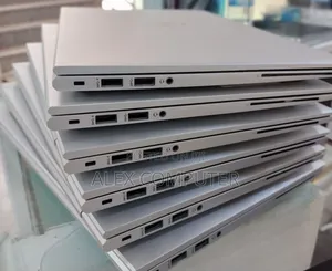 New Laptop HP EliteBook 830 G8 16GB Intel Core I5 SSD 512GB