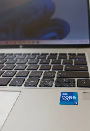 New Laptop HP EliteBook 830 G8 16GB Intel Core I5 SSD 512GB