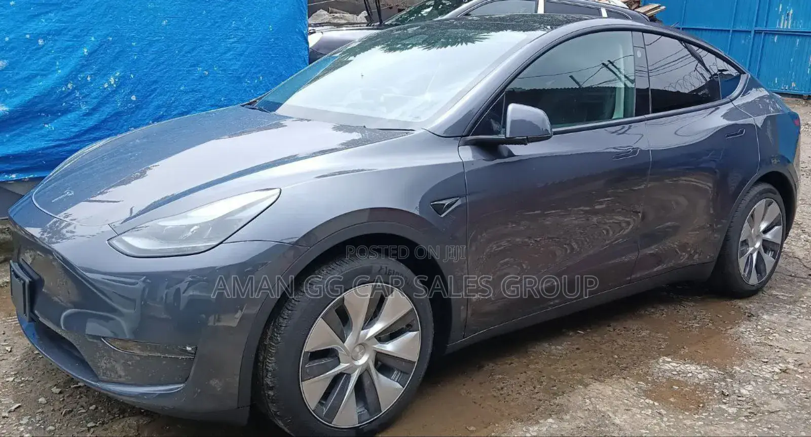 Tesla Model Y 2023 Blue
