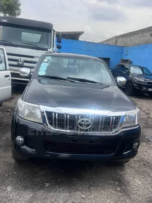 Photo - Toyota Hilux 2011 Black