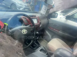 Toyota Hilux 2011 Black